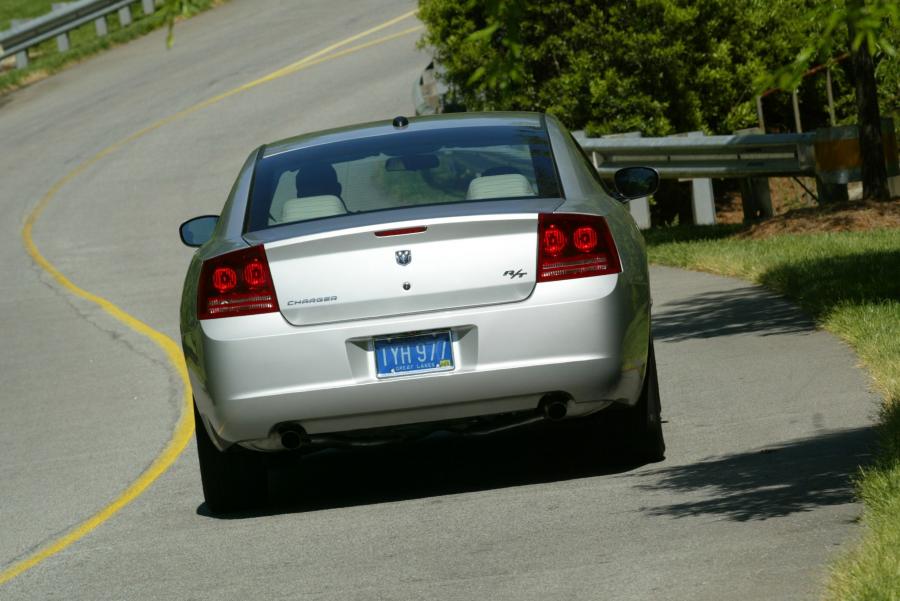  Dodge Charger R/T 2005 года  (фото 31 из 81)